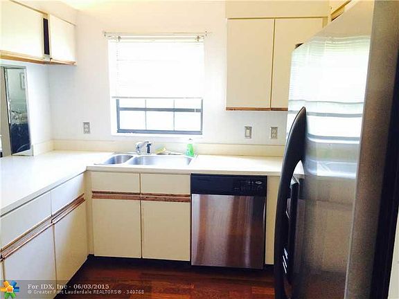 4th image of 612 Lincoln Ct #612