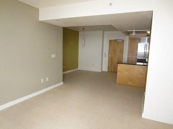 5th image of 600 Queen St APT 3505