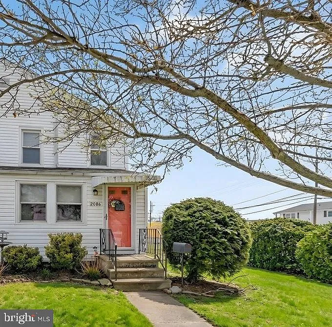 2086 Kinter Ave photo 1