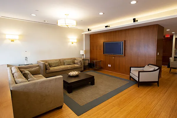 Rented by BARNES New York | media 10