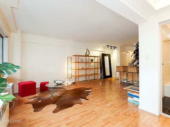 4th image of 238 E 55th St #3A