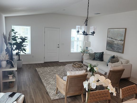 3rd image of 1871 Cole Pl