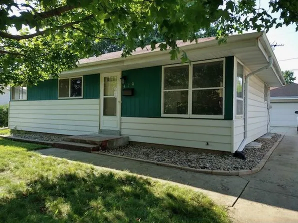 420 Debbie DRIVE, Waukesha, WI 53189