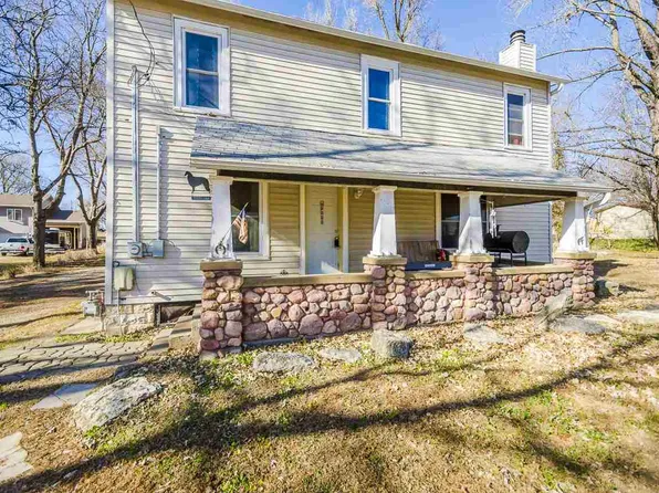 301 Walnut St, Wamego, KS 66547