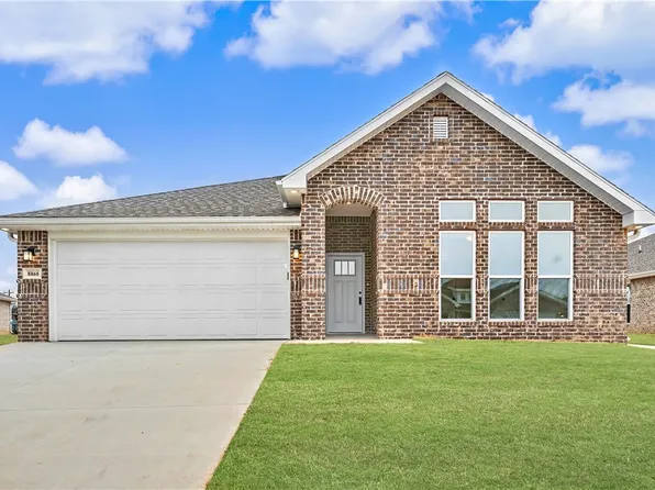 8860 Sunspire Ln, Centerton, AR 72719