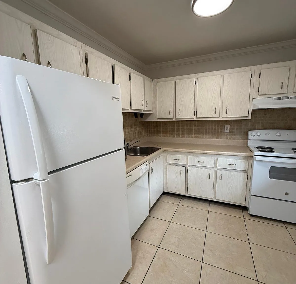 1 bed, 1.0 bath, 712 sqft, $1,875 — Photo 1