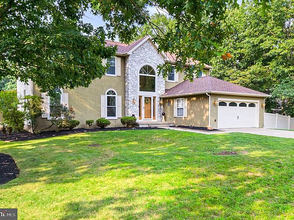 4th image of 1401 Heath Ct