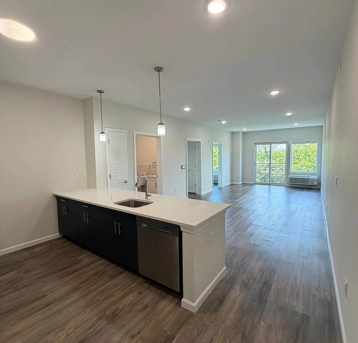 2 bed, $2,800 — Photo 4