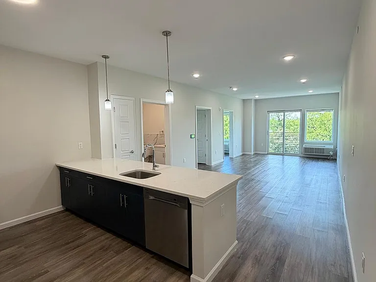 315 Lake St #202 — Photo 4