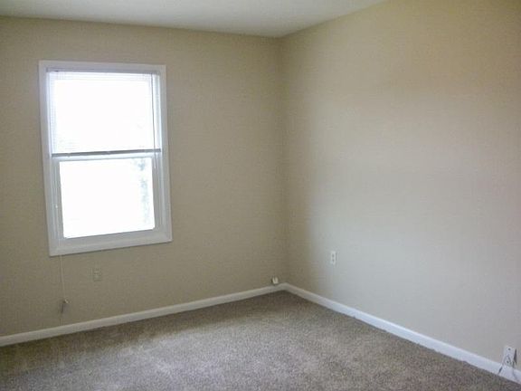 4th image of 25123 York Dr APT 11