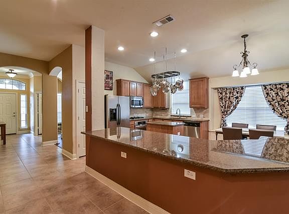 3rd image of 2716 Waterway Dr