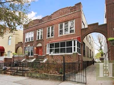 1692 Carroll St, Brooklyn, NY, 11213