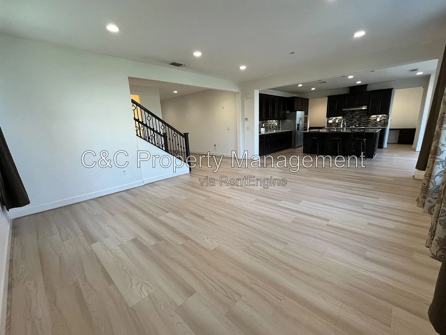 4 bed, 3.5 bath, 2894 sqft, $3,700 — Photo 4