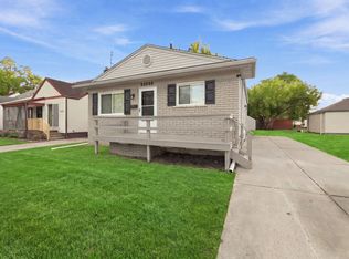 22529 Tuscany Ave, Eastpointe, MI 48021