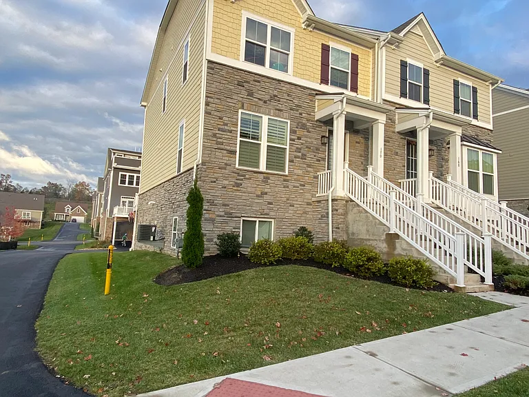 170 Seneca Pl — Photo 22