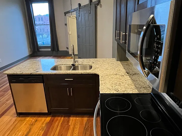 105 Campbell Ave SW #301 — Photo 5