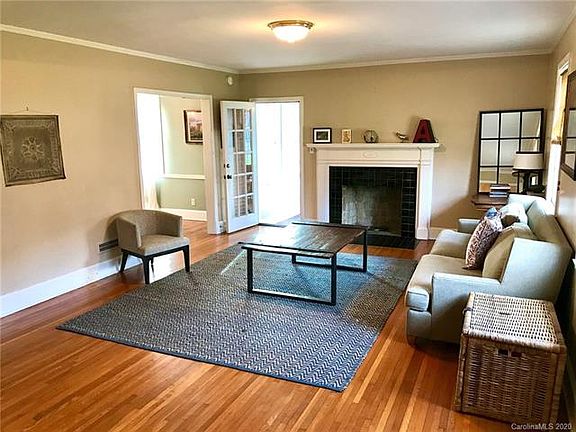 2nd image of 1216 Oakwood Ave