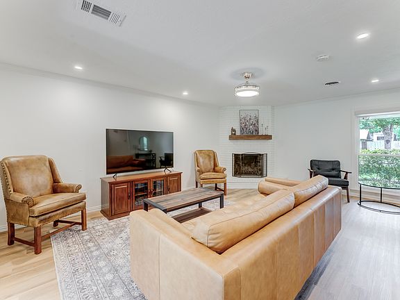 3rd image of 10415 Ivyridge Rd