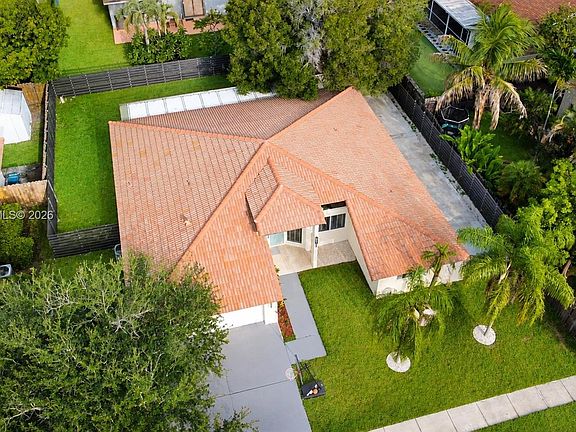 5th image of 581 SW 169th Way