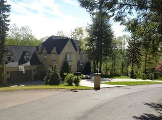 43 Forest Hills Dr, Wheeling, WV