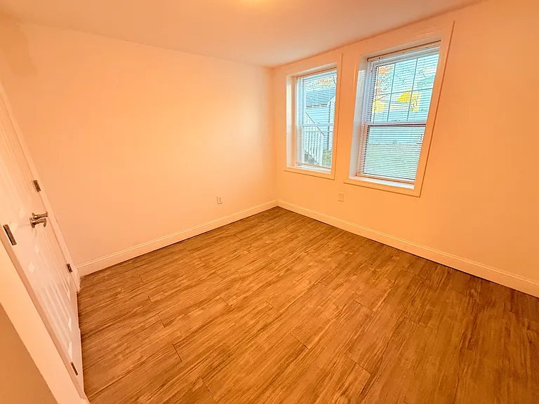 37 Cleveland St #1 — Photo 6