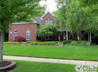 25515 Hillsdale Dr, Novi, MI 48374