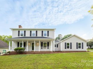 7229 Rothmore St, Charlotte, NC 28215