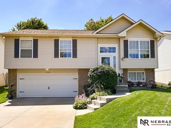 16507 Yates St, Omaha, NE 68116