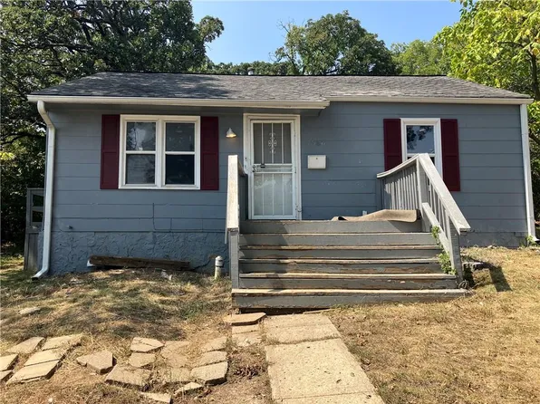 7586 Prospect Ave, Kansas City, MO 64132