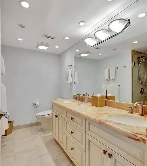 500 Ocean Dr #W-11 — Photo 37