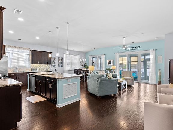 4th image of 280 Ocean Commons Dr.