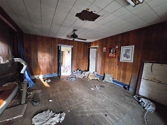 5th image of 1211 Campbell St