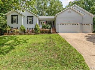 9830 E Vista Dr, Hillsboro, MO 63050