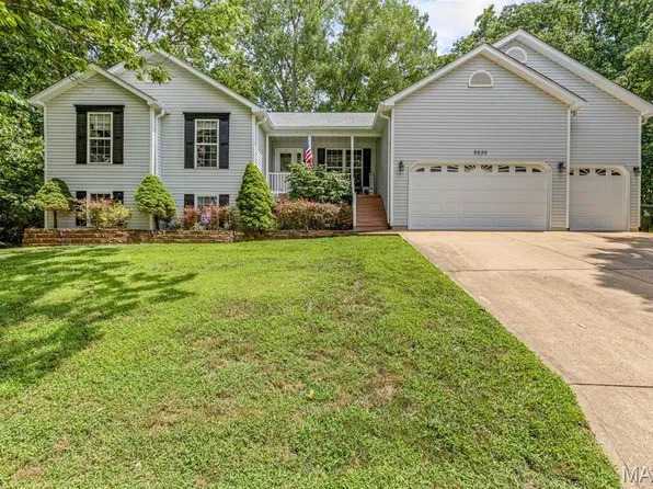 9830 E Vista Dr, Hillsboro, MO 63050