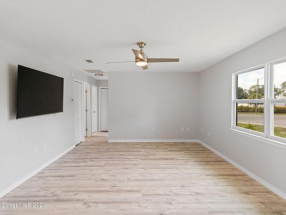 4th image of 2897 Tivoli Ave SE