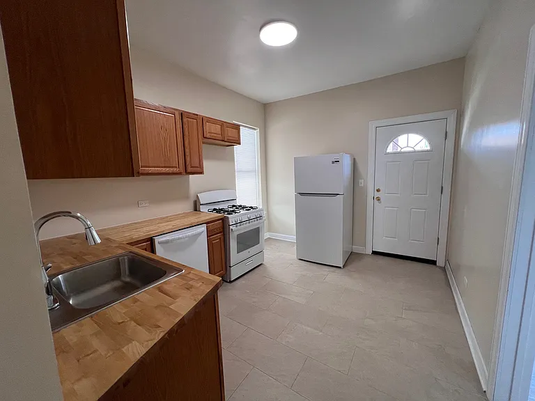 4449 N Broadway St #3 — Photo 20