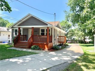 2200 E 40th Ct, Des Moines, IA 50317