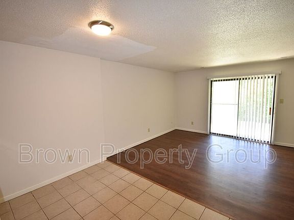 5th image of 244 Wickford Ct APT 8