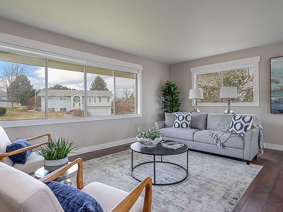 2nd image of 4095 Maple Ln