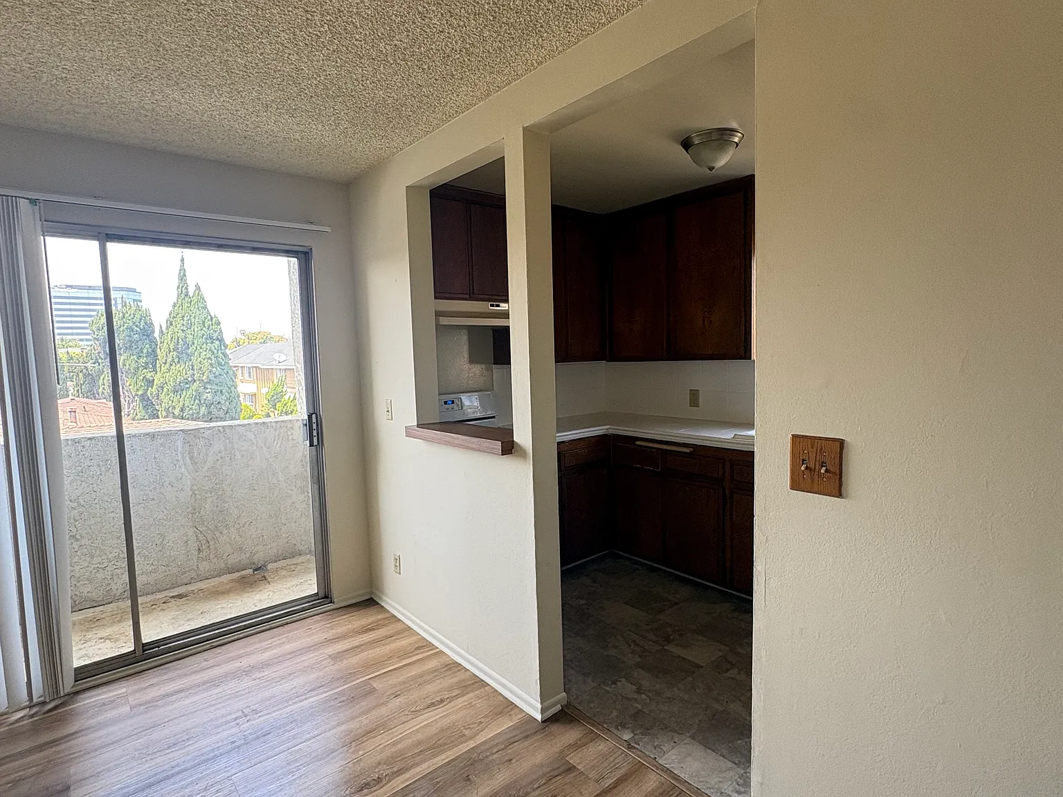 2 bed, 1.5 bath, 900 sqft, $2,695 — Photo 4