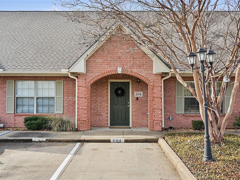 1st image of 1702 Deacon Dr APT 204