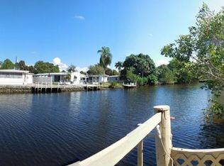 250 Riverwood Rd, Naples, FL 34114