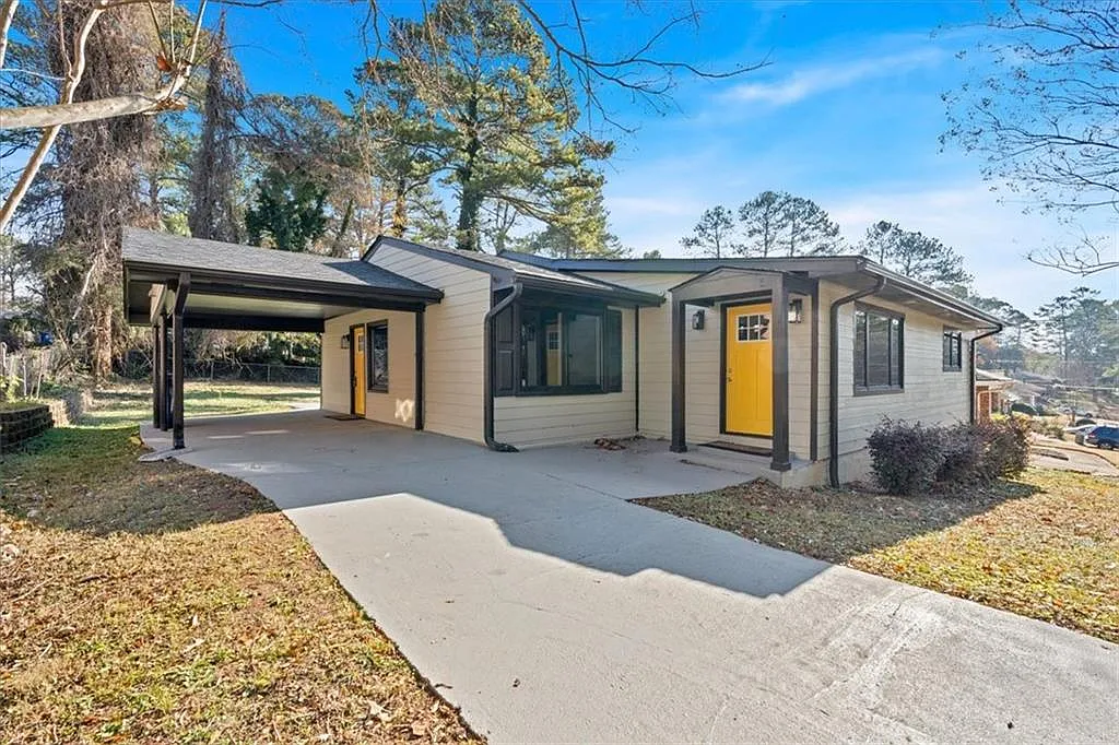 4 bed, 2.5 bath, 1627 sqft, $3,400 — Photo 1