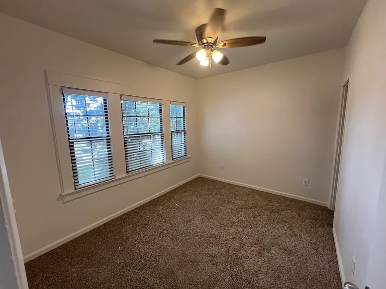 1443 Parker Ave — Photo 20
