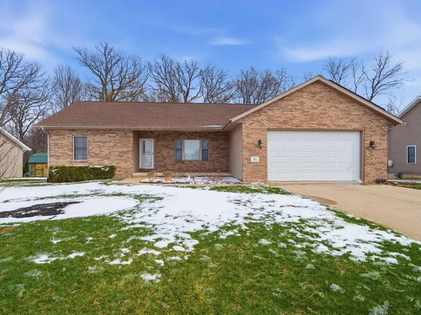 302 Cottonwood Cir, East Peoria, IL 61611