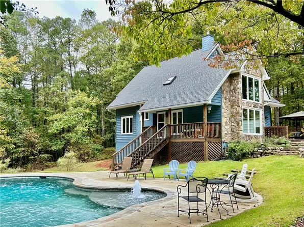 4569 Tiffany Ln, Loganville, GA 30052