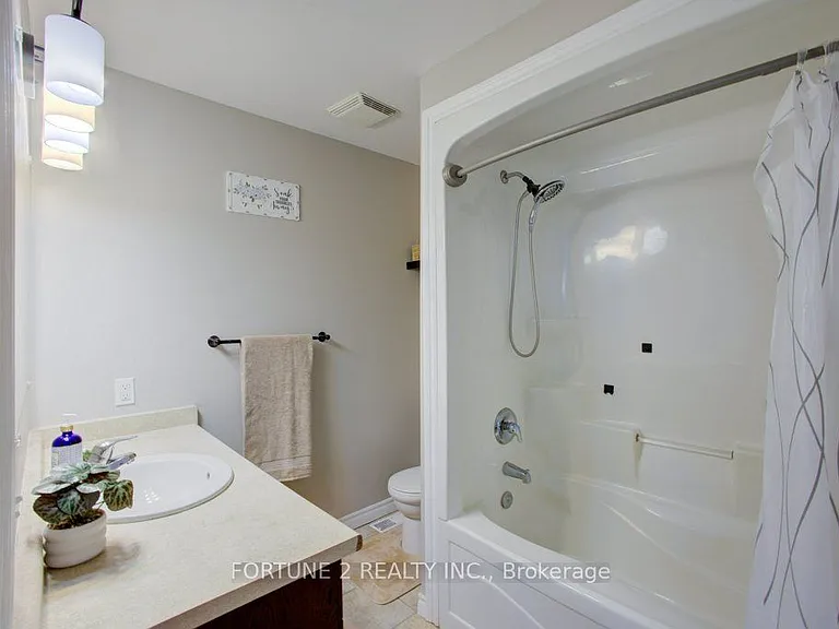455 Danby St E — Photo 23