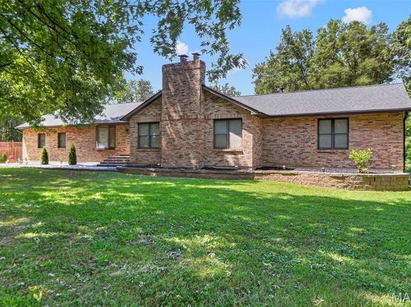 5011 Devon Dr, House Springs, MO 63051