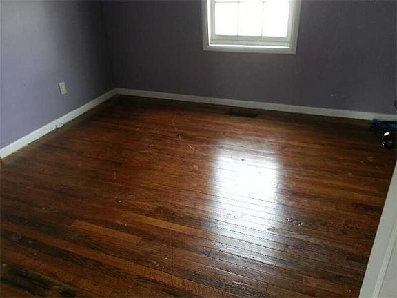 5th image of 557 W Kyger St