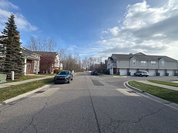 Exterior Neighborhood (street photo)